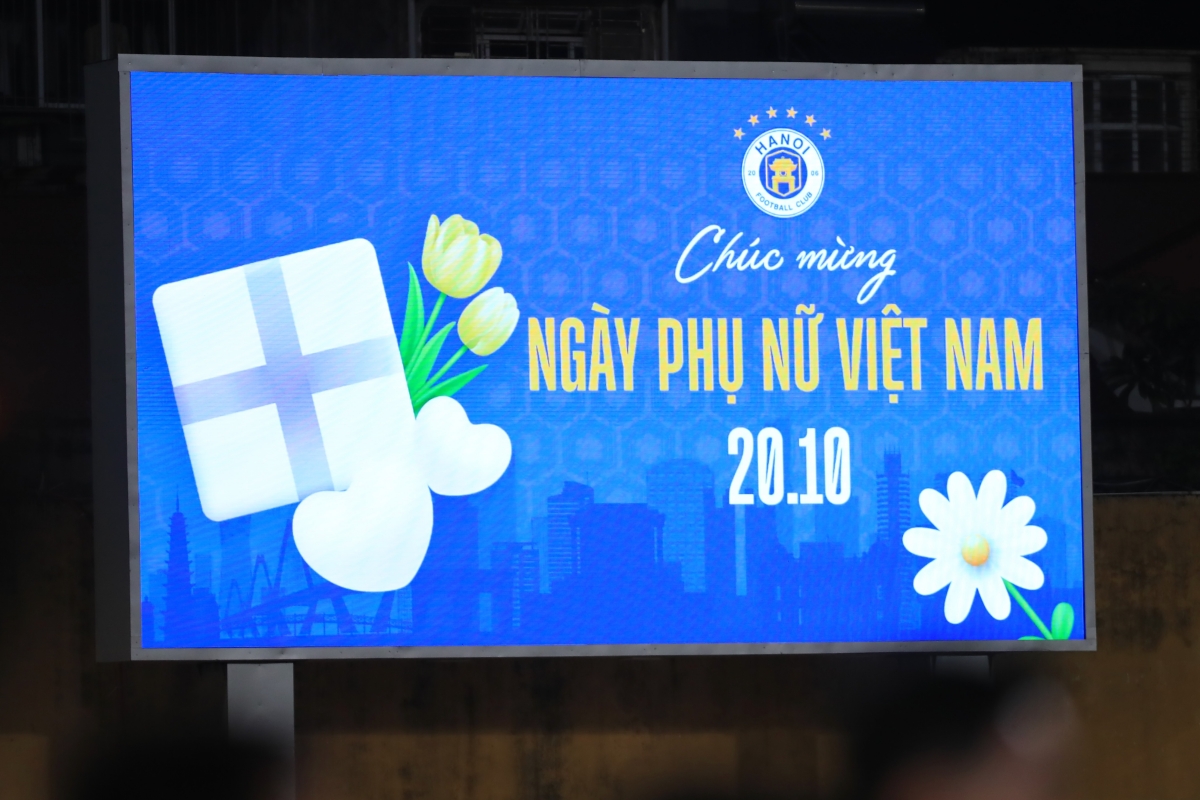 Dàn sao Hà Nội tri ân CĐV nữ nhân ngày 2010 4