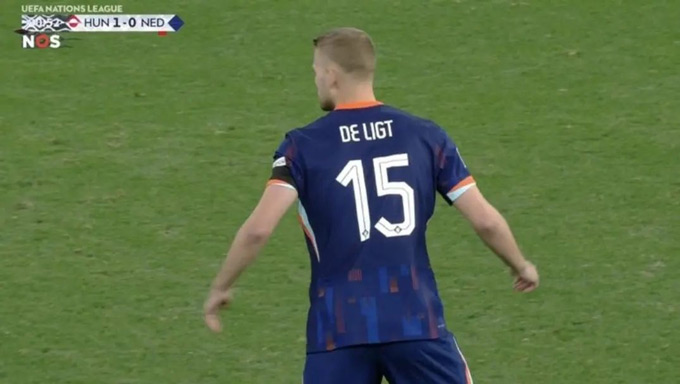 De Ligt chính là người vào sân sau khi Van Dijk nhận thẻ đỏ và sẽ có cơ hội đá chính ở trận gặp Đức