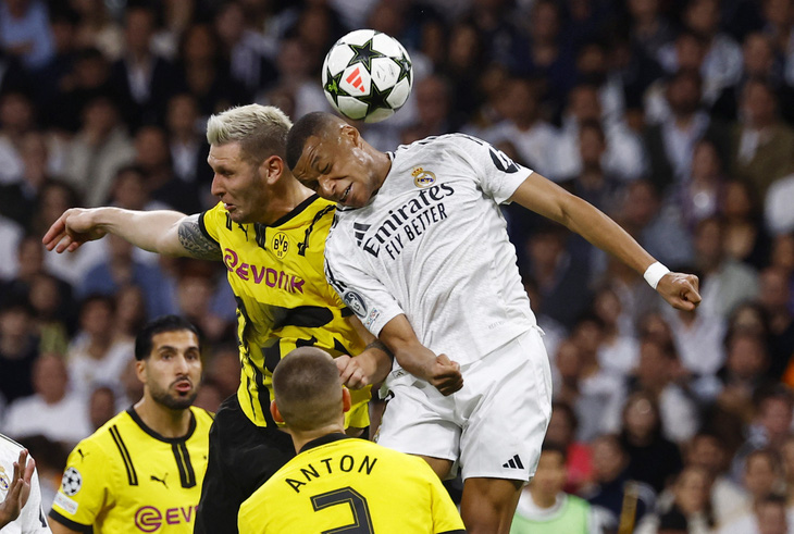 Vinicius lập hat-trick, Real Madrid thắng ngược dù bị dẫn 0-2 - Ảnh 3.