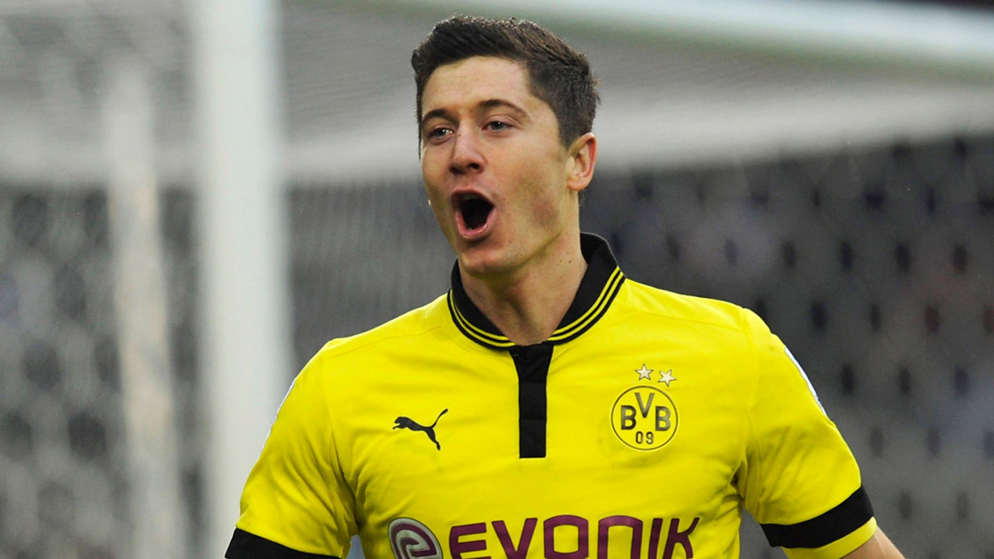 Năm xưa, Dortmund bán Robert Lewandowski cho Bayern để rồi không thể vô địch hơn 10 năm qua.