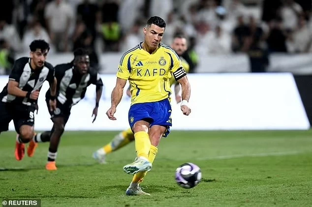 Ronaldo đá penalty ‘bách phát bách trúng’ ở Al-Nassr