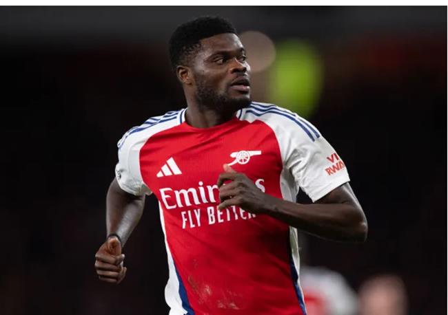 Mikel Arteta cap nhat tuong lai cua Thomas Partey.