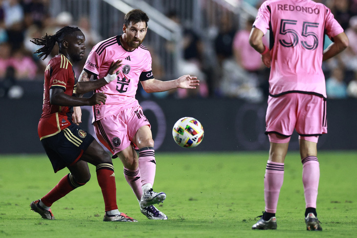 Messi ghi bàn nhưng không cứu nổi Inter Miami bị loại khỏi MLS Cup - Ảnh 2.