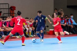 Đội tuyển futsal nữ Thái Lan và Việt Nam vào trận chung kết giải futsal nữ Đông Nam Á 2024