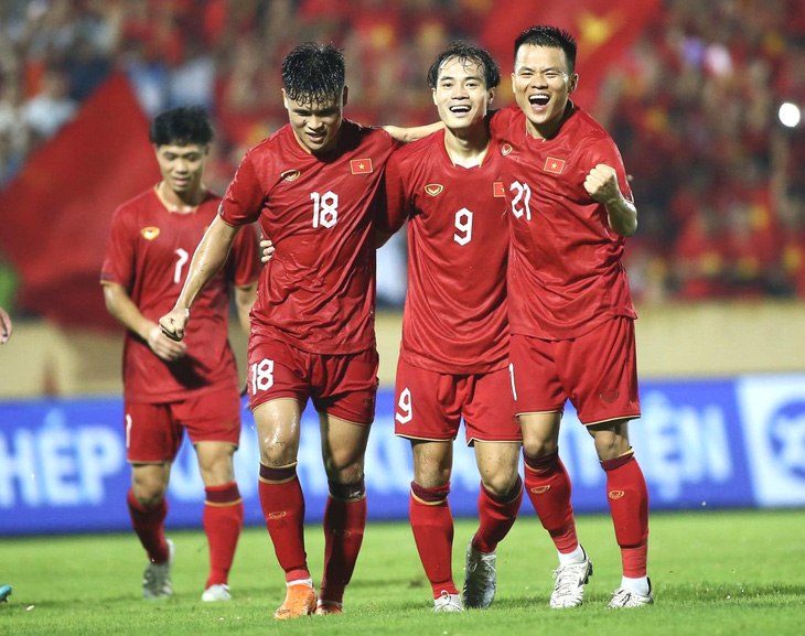 Đưa bóng đá đến World Cup, đăng cai Asiad - Ảnh 1.