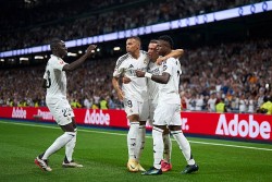 Real Madrid tiến gần kỷ lục bất bại của Barcelona