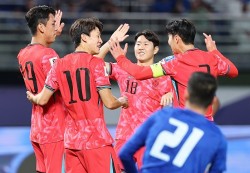 Son Heung Min ghi bàn thứ 50, đội tuyển Hàn Quốc tiến gần vòng chung kết World Cup 2026