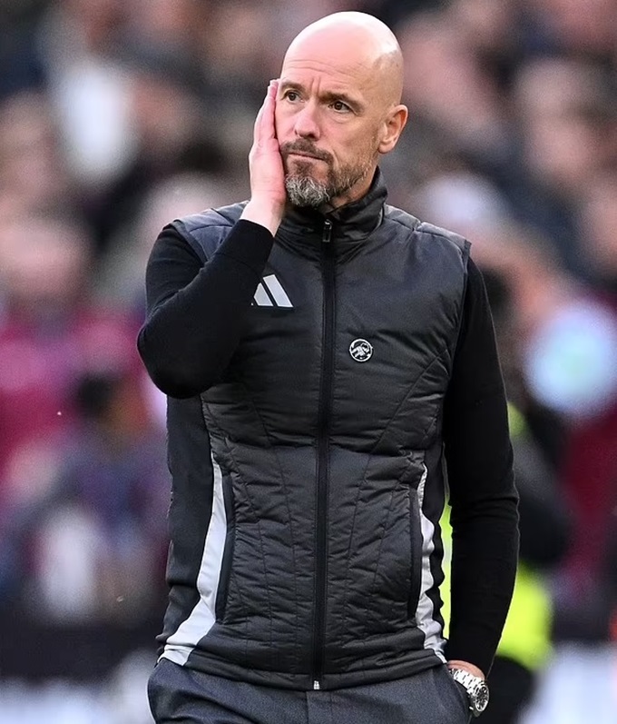 Ten Hag bị sa thải khi MU rớt xuống thứ 14 trên BXH Premier League