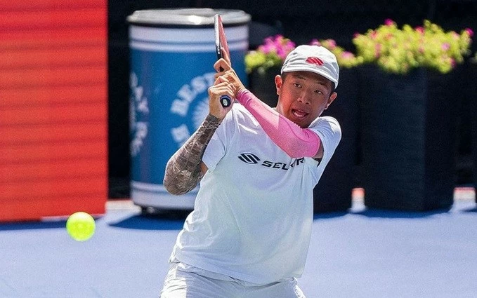 'Thần đồng pickleball' gốc Việt Quang Dương thắng VĐV số 1 thế giới