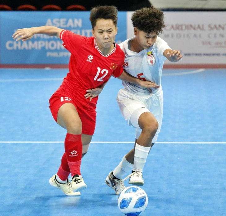 Tuyển futsal nữ Việt Nam thắng đậm Myanmar - Ảnh 1.