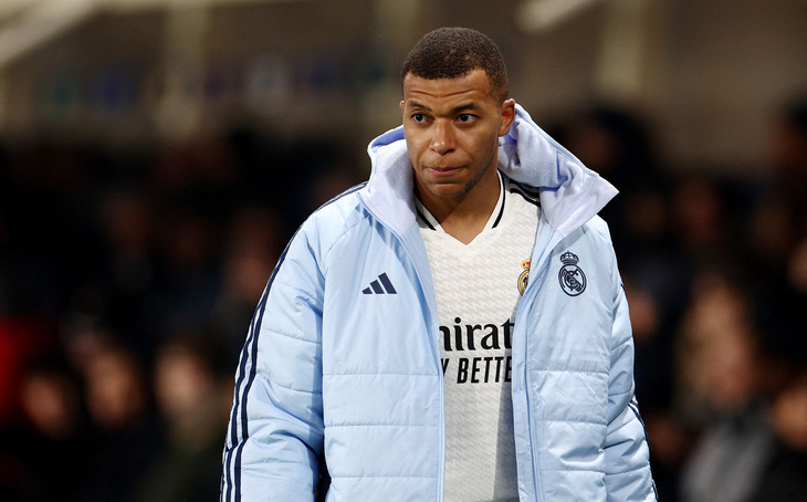 Cho Mbappe rời sân ngay hiệp 1, Real Madrid thắng Atalanta - Ảnh 1.