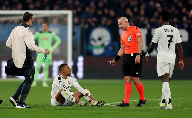 Cho Mbappe rời sân ngay hiệp 1, Real Madrid thắng Atalanta - Ảnh 3.