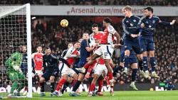 Arsenal lập kỳ tích thắng liên tiếp trước MU