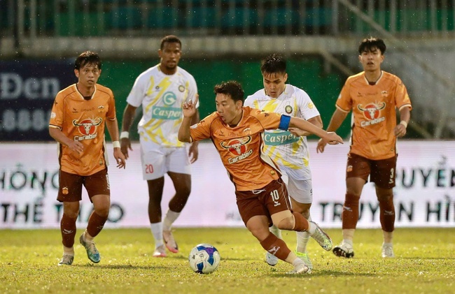 Kết quả bóng đá V-League 2024-25 vòng 9 mới nhất - Ảnh 1.