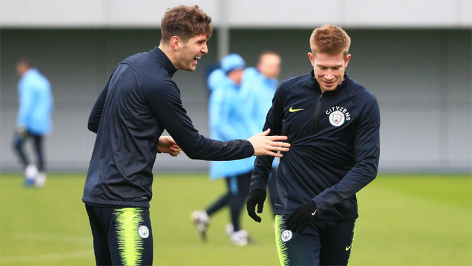 Sức khỏe của De Bruyne và Stones không ổn định mùa này