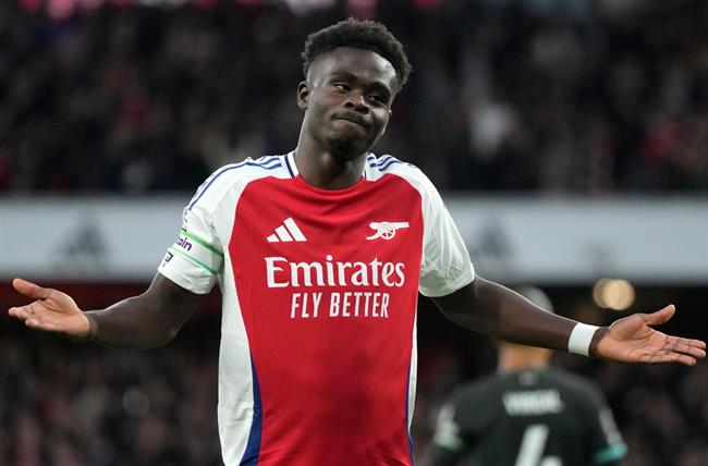 Bukayo Saka khong the lot vao doi hinh cua Stoke City