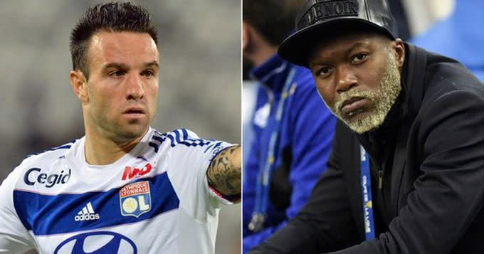 Cisse vướng cáo buộc tống tiền Valbuena (trái)