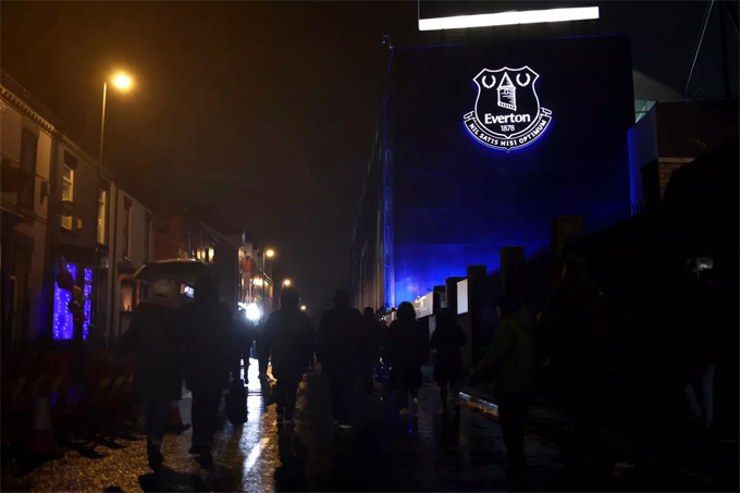 NHM được khuyến cáo theo dõi tình hình trước khi tới sân Goodison Park