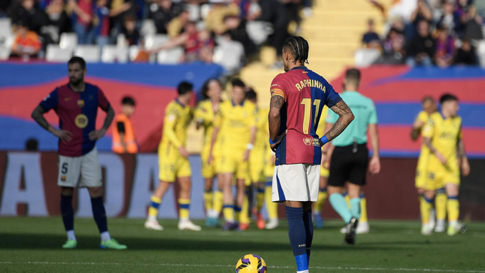 Barca thua đau Las Palmas ngay trên sân nhà