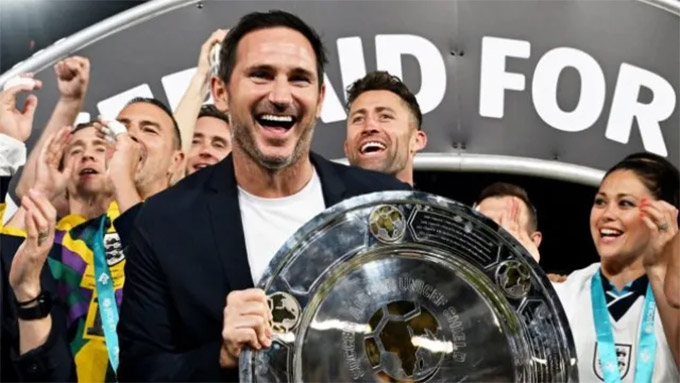 Frank Lampard dẫn dắt Chelsea