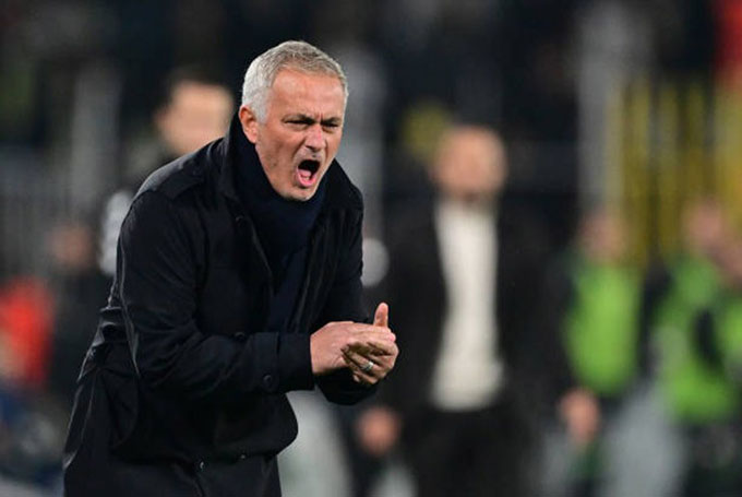 Mourinho vẫn đang giúp Fenerbahce chơi tốt