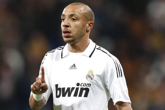 Vụ chuyển nhượng Julien Faubert không khác nào cú lừa với Real Madrid