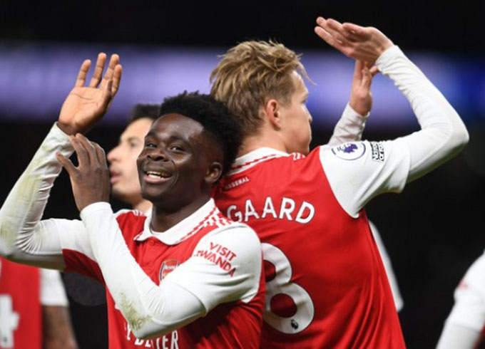 Sự ăn ý giữa Saka và Odeegaard là nền tảng để Arsenal thành công