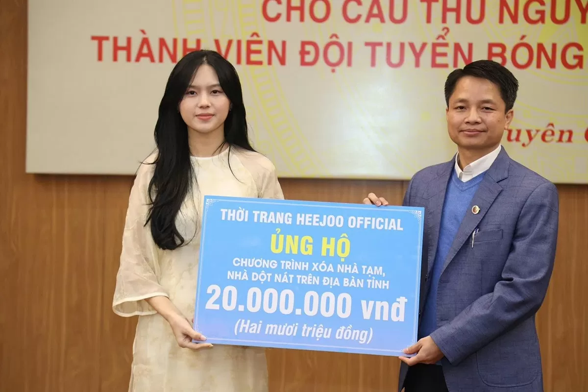 Tuyển thủ Việt Nam trở về quê nhà chung tay ủng hộ đồng bào có hoàn cảnh khó khăn